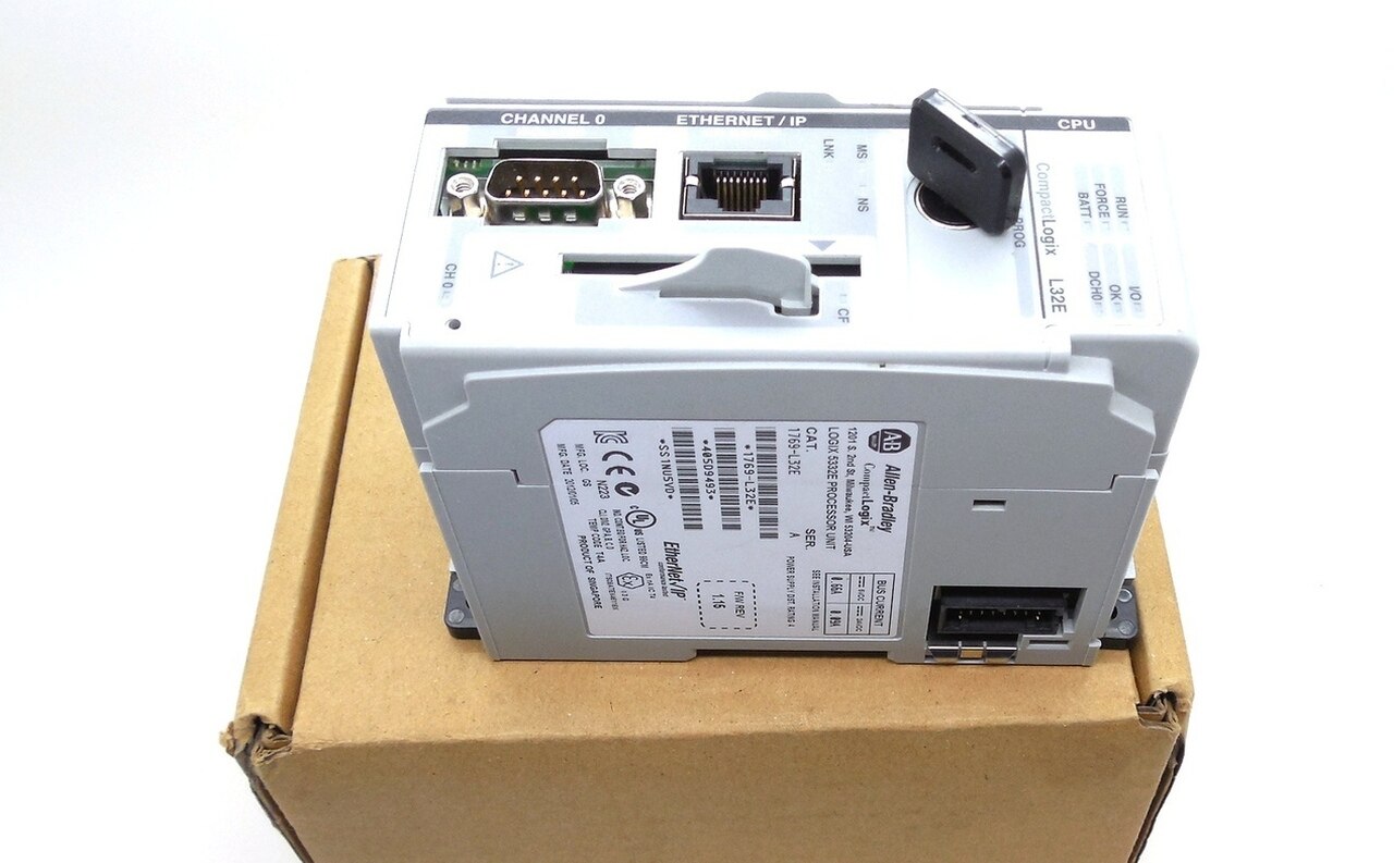 Allen-Bradley New Controllogix 32pt 24 VDC Digital Output Module 1756-OB32